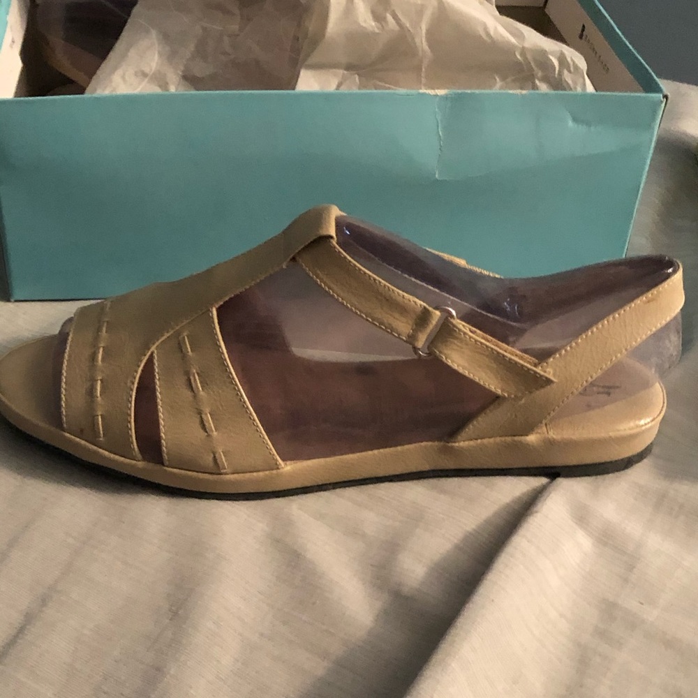 Lifestride sandal
